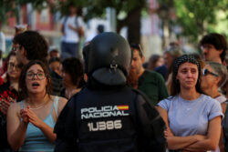 Maricarmen Abascal fue desalojada de la vivienda madrileña en la que residió durante más de siete décadas, después de que el inmueble fuera adquirido por un fondo de inversión.