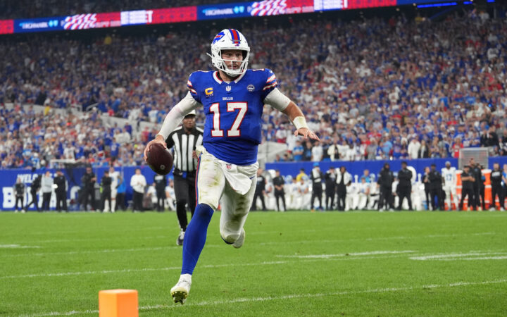 Josh Allen estrena el estadio de los Bills con cinco 'touchdowns' Josh Allen estrena el estadio de los Bills con cinco 'touchdowns'