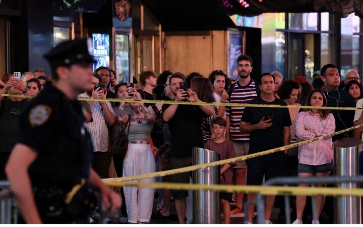 Vicepresidenta de Bank of America muere apuñalada en Times Square Vicepresidenta de Bank of America muere apuñalada en Times Square