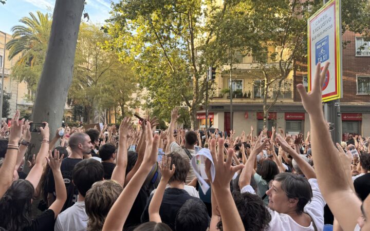 'El ático de Ayuso para Maricarmen', unas 10 mil personas protestan por el desalojo de una adulta mayor de 87 años 'El ático de Ayuso para Maricarmen', unas 10 mil personas protestan por el desalojo de una adulta mayor de 87 años