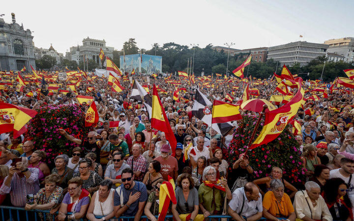 Miles se movilizan en España en apoyo a Ceuta tras la crisis migratoria Miles se movilizan en España en apoyo a Ceuta tras la crisis migratoria