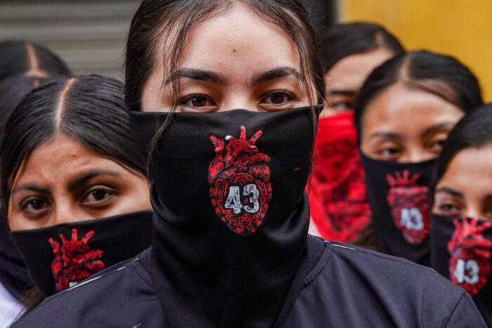 madres-padres-ayotzinapa-protestan-scjn-corte-43-normalistas-iguala-2-25092026-700x467.jpg