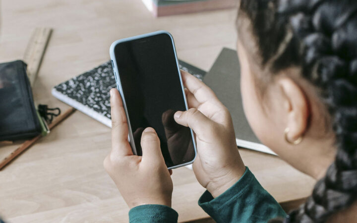 Restricción de celulares en escuelas requiere definir protocolos y reglas de aplicación: especialista Restricción de celulares en escuelas requiere definir protocolos y reglas de aplicación: especialista