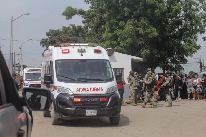 Mientras que 16 reos resultaron heridos, quienes ya fueron trasladados para recibir atención médica prehospitalaria.