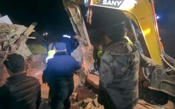 Al menos 16 muertos por terremoto en Tíbet; China intensifica rescates Al menos 16 muertos por terremoto en Tíbet; China intensifica rescates