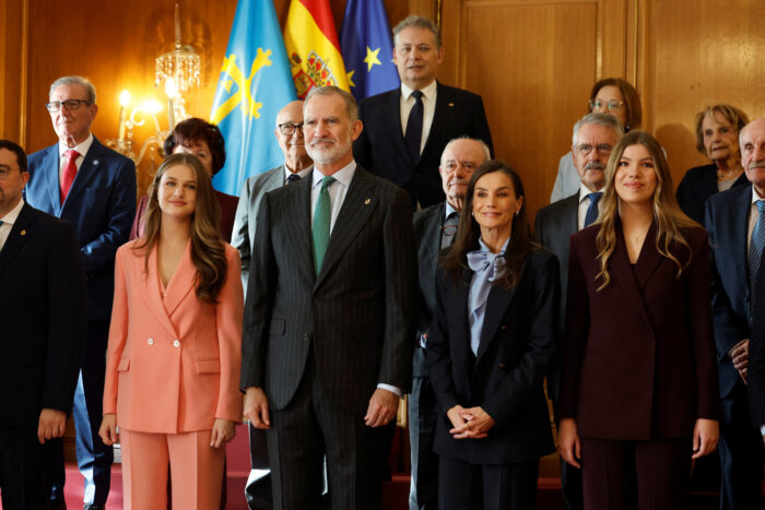 Foto: Reuters / El rey Felipe de España, la reina Letizia, la princesa Leonor y la princesa Sofía asisten a la ceremonia de entrega de los Premios Princesa de Asturias en Oviedo, España