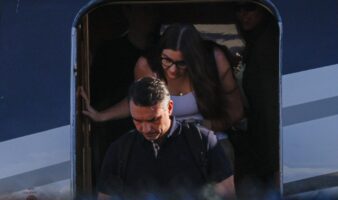 Flávio Bolsonaro llega a Miami tras huir de Brasil después de perder las elecciones