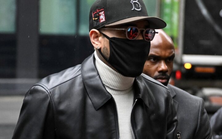 Chris Brown condenado a 8 meses de cárcel, suspenden la pena por un año Chris Brown condenado a 8 meses de cárcel, suspenden la pena por un año