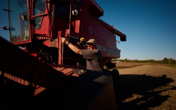Precios de diésel y fertilizantes ponen a prueba apoyo de agricultores de EEUU a los republicanos Precios de diésel y fertilizantes ponen a prueba apoyo de agricultores de EEUU a los republicanos