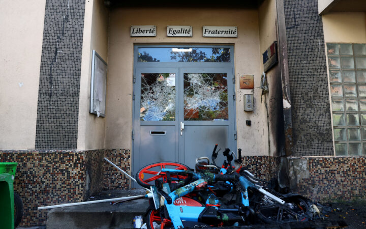 Detienen al padre del menor arrestado por un tiroteo en un centro escolar de Francia Detienen al padre del menor arrestado por un tiroteo en un centro escolar de Francia