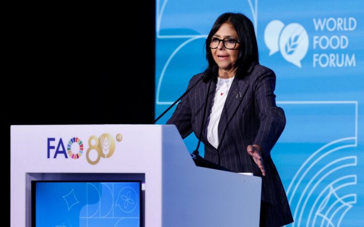 Delcy Rodríguez regresa del Foro de la FAO y dice que Venezuela está cerca del hambre cero Delcy Rodríguez regresa del Foro de la FAO y dice que Venezuela está cerca del hambre cero