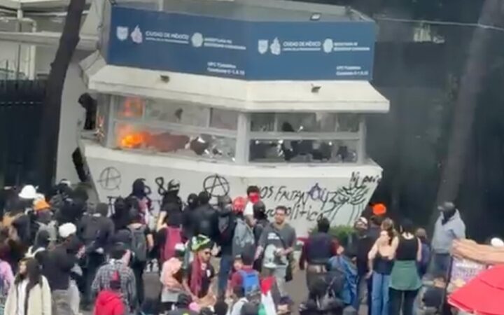 Marcha del 2 de octubre avanza entre denuncias de abuso policial y vandalismo Marcha del 2 de octubre avanza entre denuncias de abuso policial y vandalismo