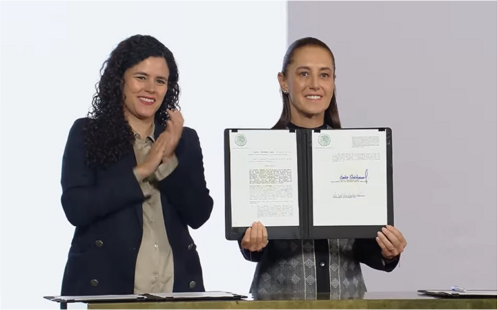 Sheinbaum firma reforma de nacionalidad única para candidatos desde 2028 Sheinbaum firma reforma de nacionalidad única para candidatos desde 2028