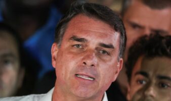 Estados Unidos acogerá a Flávio Bolsonaro y a su familia