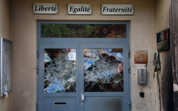 La amputación de la mano de un menor tiñe nueva jornada de protestas de liceos en Francia La amputación de la mano de un menor tiñe nueva jornada de protestas de liceos en Francia