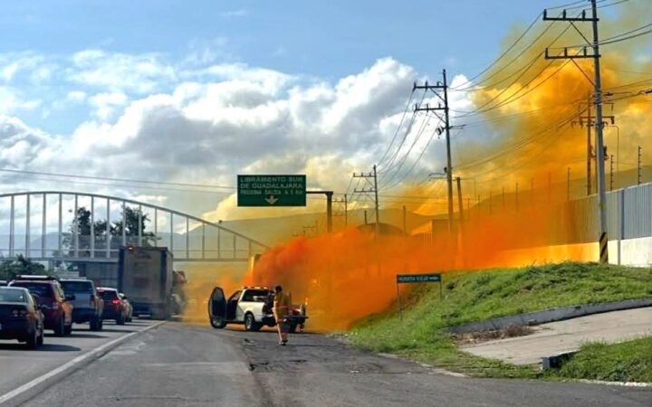 Fuga de ácido nítrico moviliza a autoridades en Jalisco Fuga de ácido nítrico moviliza a autoridades en Jalisco