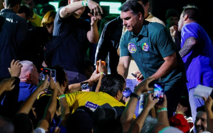 Lula y Bolsonaro se enfrentarán este viernes en el segundo y último debate televisado, y cerrarán sus respectivas campañas el sábado, en la víspera de la cita con las urnas.