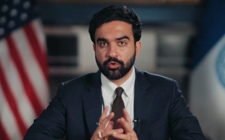 'No están solos': Alcalde de Nueva York explica en español a inmigrantes cómo actuar ante agentes de ICE 'No están solos': Alcalde de Nueva York explica en español a inmigrantes cómo actuar ante agentes de ICE