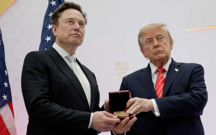 Trump califica a Musk como un 'tesoro nacional' tras premiarlo con la Medalla Nacional de la Ciencia Trump califica a Musk como un 'tesoro nacional' tras premiarlo con la Medalla Nacional de la Ciencia