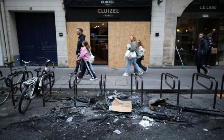 Las autoridades francesas prohíben mañana protestas en el centro de París Las autoridades francesas prohíben mañana protestas en el centro de París