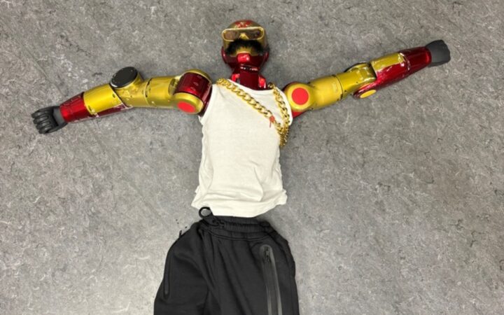 Robot presuntamente acosa sexualmente a adolescente en Alemania; policía investiga el caso Robot presuntamente acosa sexualmente a adolescente en Alemania; policía investiga el caso