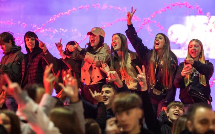 De las aulas a las urnas: La "Lista Estudiantil" logra un triunfo histórico en Serbia De las aulas a las urnas: La "Lista Estudiantil" logra un triunfo histórico en Serbia