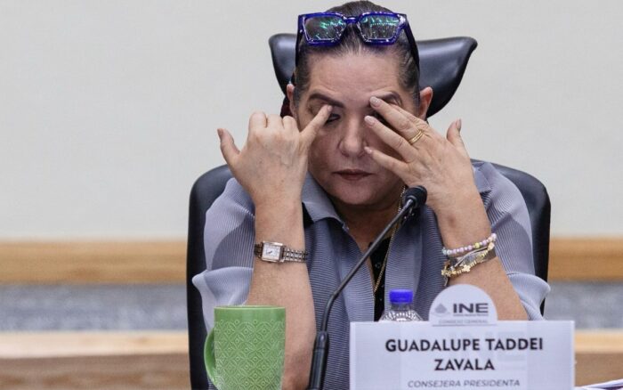 "Después de una profunda reflexión, he decidido presentar el día de mañana, 26 de octubre, ante la Cámara de Diputados del Congreso de la Unión, mi renuncia a la responsabilidad que esa Soberanía me confirió en abril de 2023 como Consejera Presidenta del Instituto Nacional Electoral", expresó Taddei Zavala este domingo en un comunicado difundido por el órgano electoral.