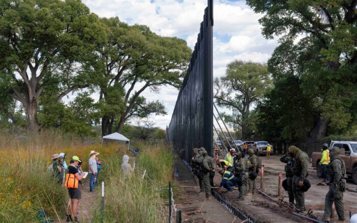 Desde Kentucky, Trump defendió su política comercial y reivindicó la construcción del muro, al afirmar que los ingresos obtenidos mediante los gravámenes superan ampliamente el costo de la obra.